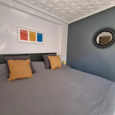 En El Corazon De Y Cerca De Todo *