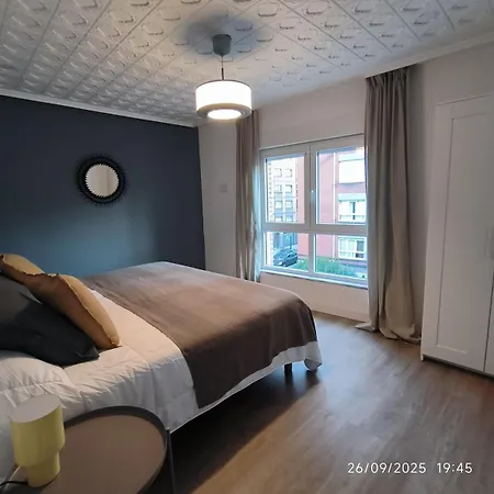 En El Corazon De Y Cerca De Todo ヒホン