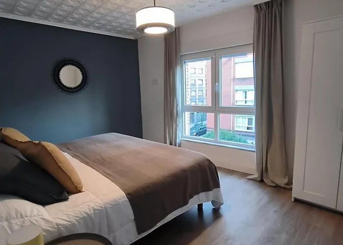 En El Corazon De Y Cerca De Todo ヒホン